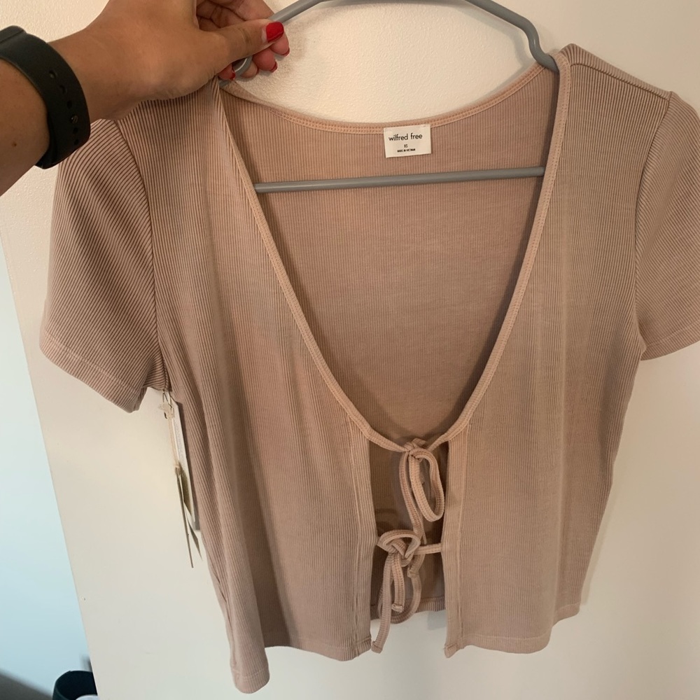 Aritzia tie shirt in pink brand new